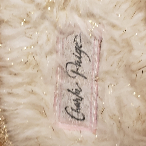 CHARLIE PAIGE SLIPPERS SIZE S COLOR BEIGE W/ GOLD BEAR FACE AND POM POM EARS - Picture 5 of 9